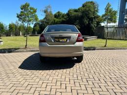 FORD - FIESTA - 2006/2007 - Prata - R$ 27.900,00