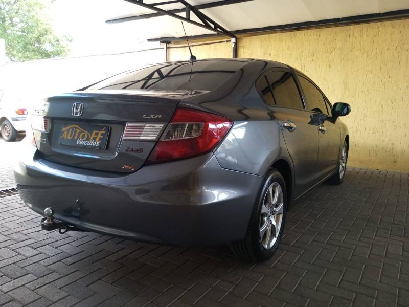 HONDA - CIVIC - 2013/2014 - Cinza - R$ 79.900,00