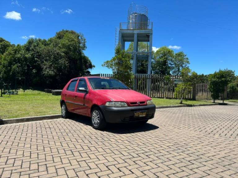 FIAT - PALIO - 2003/2003 - Vermelha - R$ 21.900,00