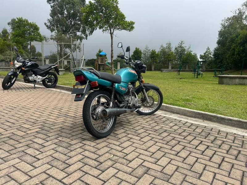 HONDA - CG 125 - 1999/1999 - Verde - R$ 8.900,00