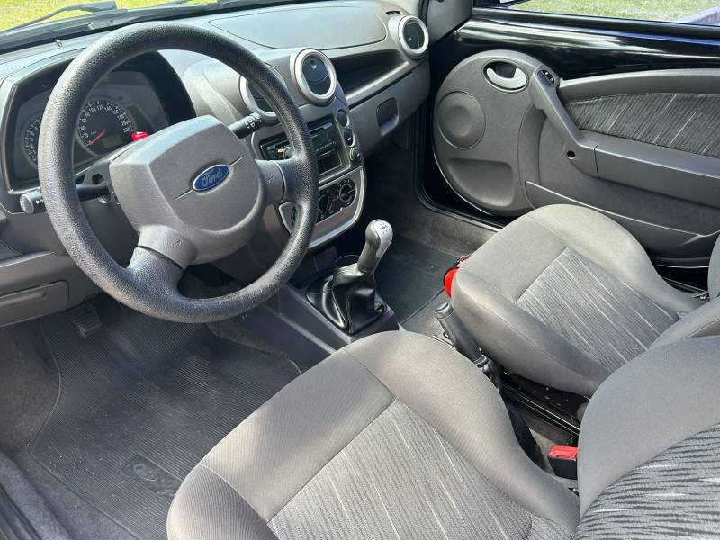 FORD - KA - 2011/2012 - Preta - R$ 26.900,00