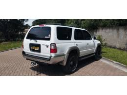 TOYOTA - HILUX SW4 - 2001/2001 - Branca - R$ 74.900,00