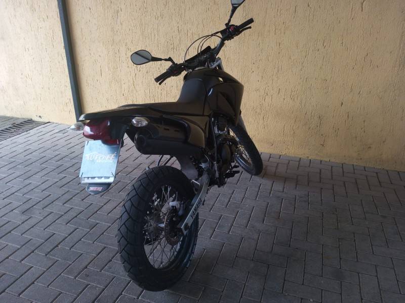 YAMAHA - XTZ 250 - 2018/2019 - Preta - R$ 24.600,00