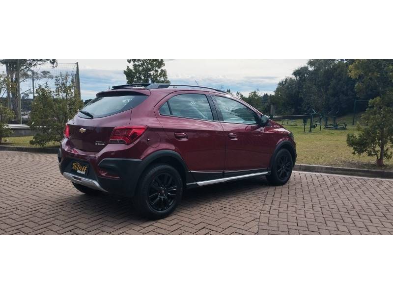 CHEVROLET - ONIX - 2018/2019 - Vermelha - R$ 71.900,00