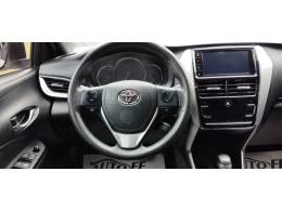TOYOTA - YARIS - 2018/2019 - Branca - R$ 83.900,00