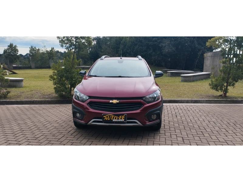 CHEVROLET - ONIX - 2018/2019 - Vermelha - R$ 71.900,00