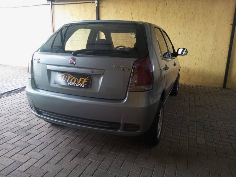 FIAT - PALIO - 2013/2014 - Cinza - R$ 34.900,00