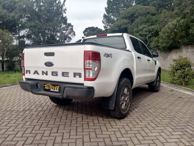 FORD - RANGER - 2016/2017 - Branca - R$ 129.900,00