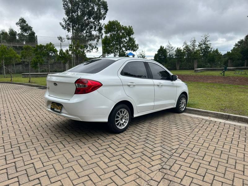 FORD - KA + - 2018/2018 - Branca - R$ 48.900,00