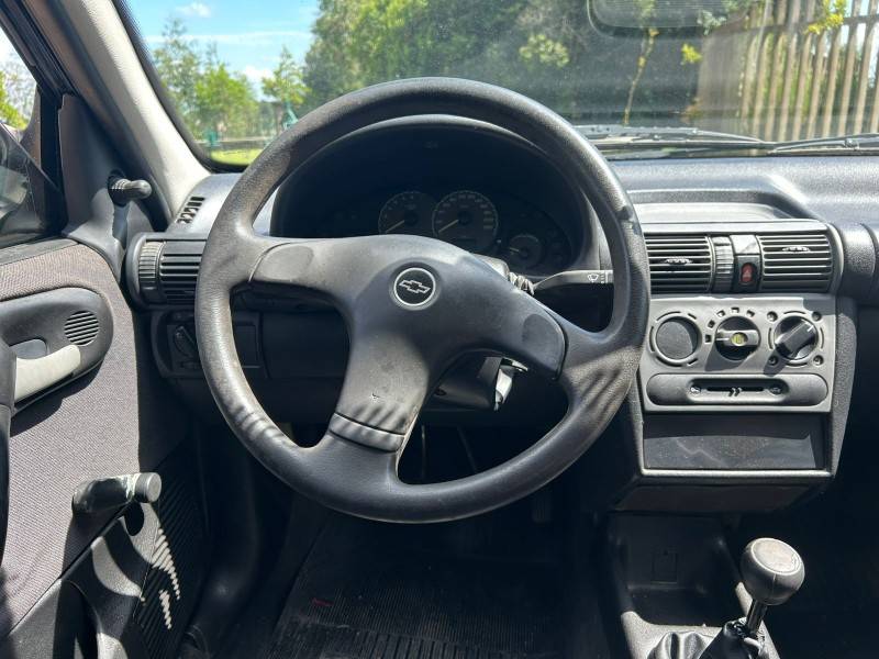 CHEVROLET - CLASSIC - 2004/2005 - Preta - R$ 19.900,00