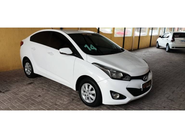 HYUNDAI - HB20S - 2013/2014 - Branca - R$ 45.900,00