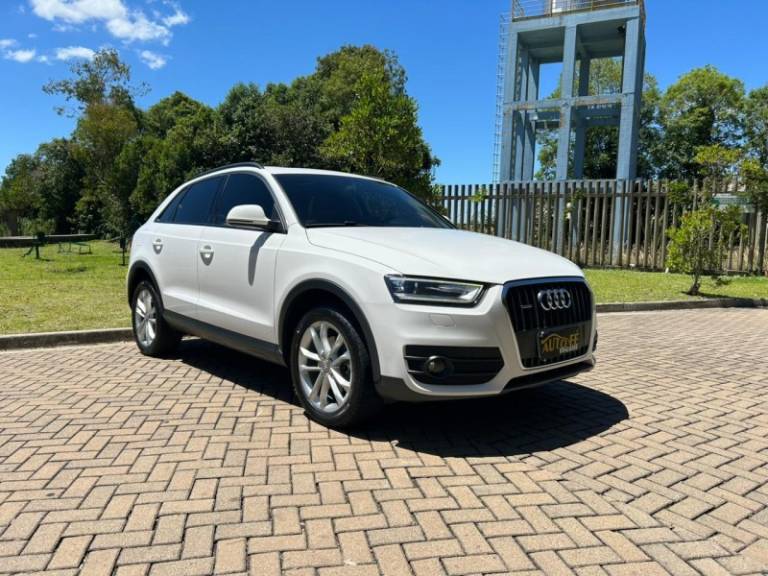AUDI - Q3 - 2014/2015 - Branca - R$ 92.900,00