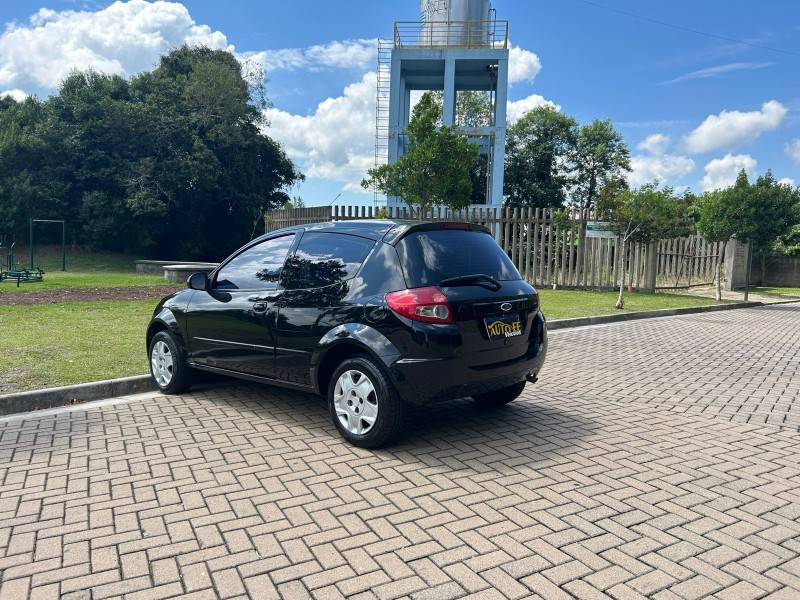 FORD - KA - 2011/2012 - Preta - R$ 26.900,00