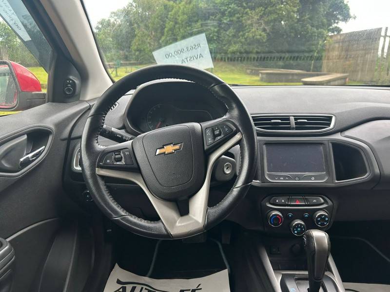 CHEVROLET - ONIX - 2015/2016 - Vermelha - R$ 63.900,00