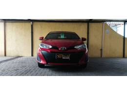 TOYOTA - YARIS - 2021/2022 - Vermelha - R$ 89.900,00