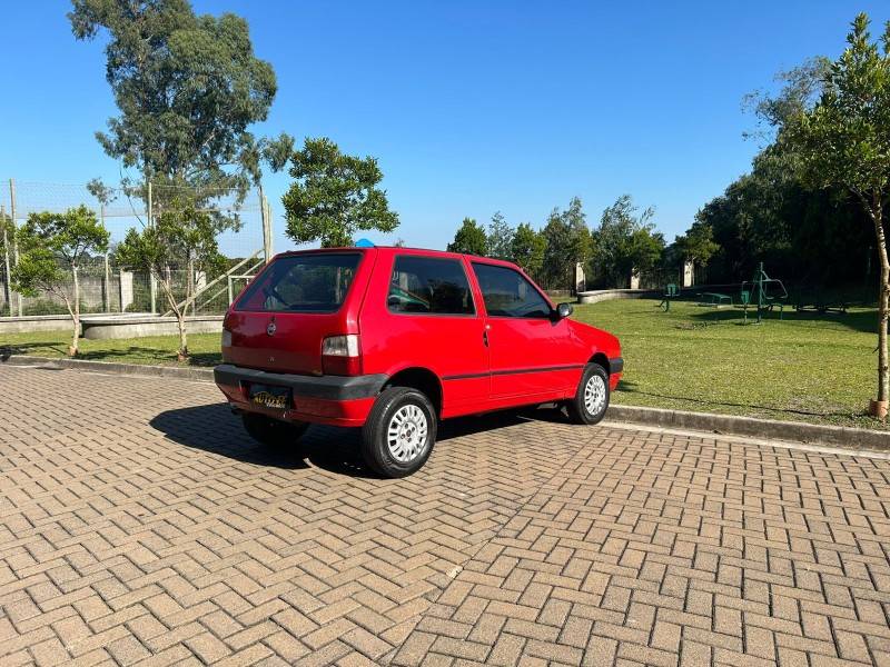 FIAT - UNO - 2005/2006 - Vermelha - R$ 19.900,00