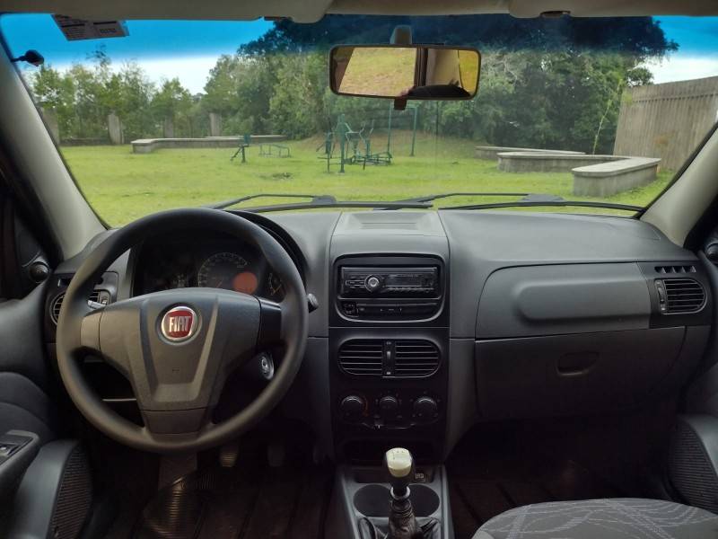 FIAT - SIENA - 2012/2013 - Preta - R$ 39.900,00