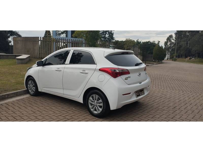 HYUNDAI - HB20 - 2013/2013 - Branca - R$ 47.900,00