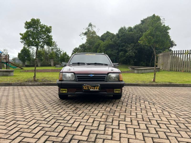 CHEVROLET - MONZA - 1989/1990 - Vermelha - R$ 16.900,00