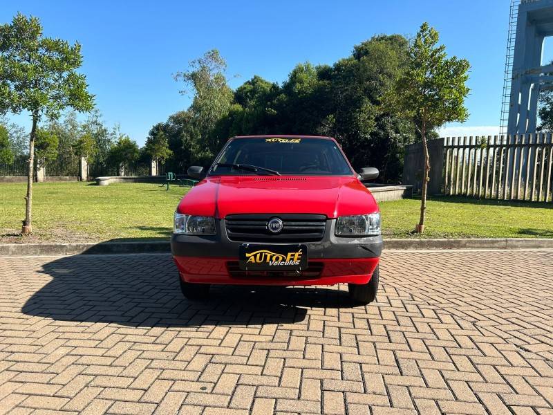 FIAT - UNO - 2005/2006 - Vermelha - R$ 19.900,00