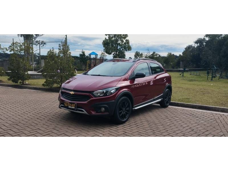 CHEVROLET - ONIX - 2018/2019 - Vermelha - R$ 71.900,00