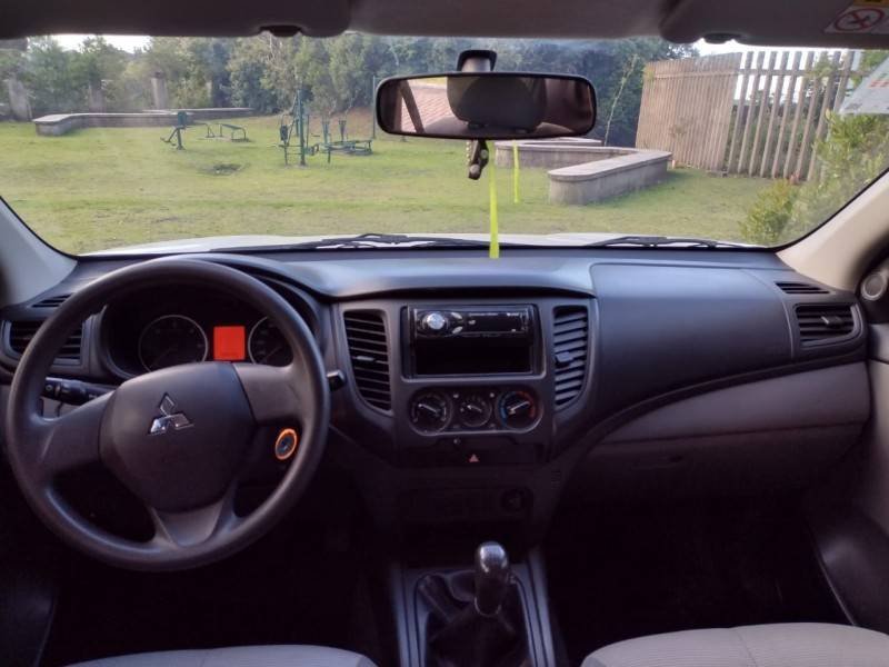 MITSUBISHI - L200 TRITON - 2022/2022 - Branca - R$ 139.900,00