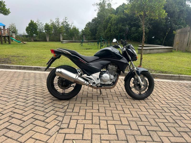 HONDA - CB 300R - 2011/2012 - Azul - R$ 16.900,00
