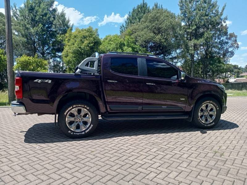 CHEVROLET - S10 - 2022/2022 - Vermelha - R$ 214.900,00