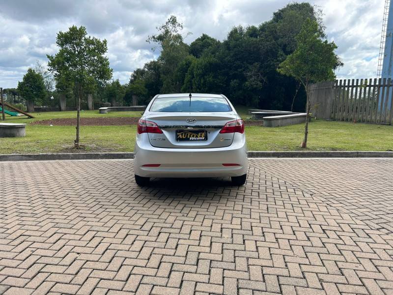 HYUNDAI - HB20S - 2013/2014 - Prata - R$ 48.900,00