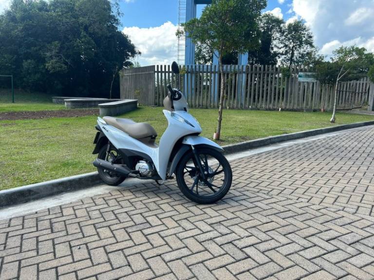 HONDA - BIZ 125 - 2024/2025 - Branca - R$ 19.990,00