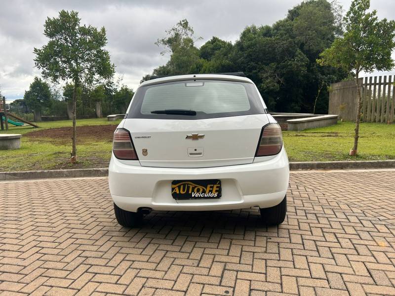 CHEVROLET - AGILE - 2010/2011 - Branca - R$ 34.900,00