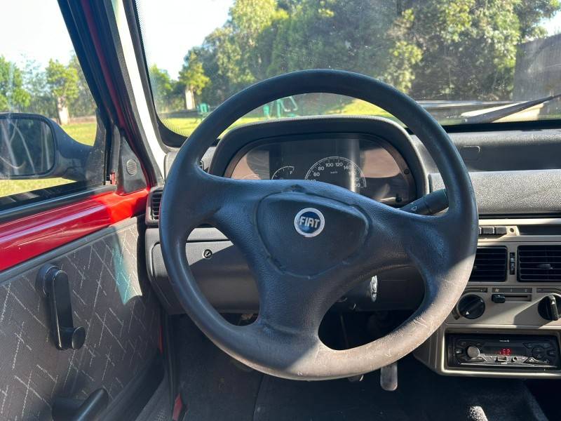 FIAT - UNO - 2005/2006 - Vermelha - R$ 19.900,00