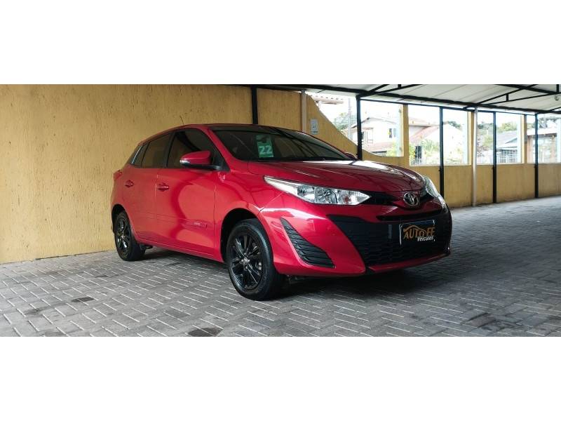 TOYOTA - YARIS - 2021/2022 - Vermelha - R$ 89.900,00