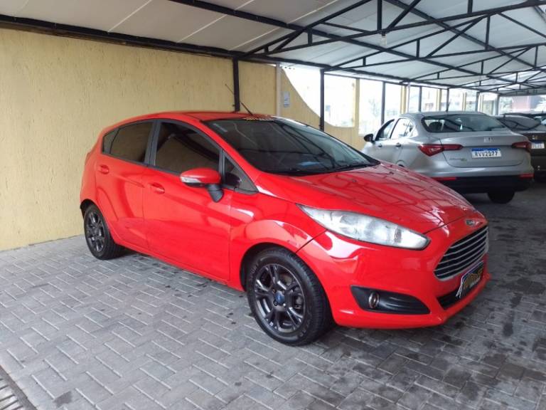 FORD - FIESTA - 2014/2014 - Vermelha - R$ 42.900,00