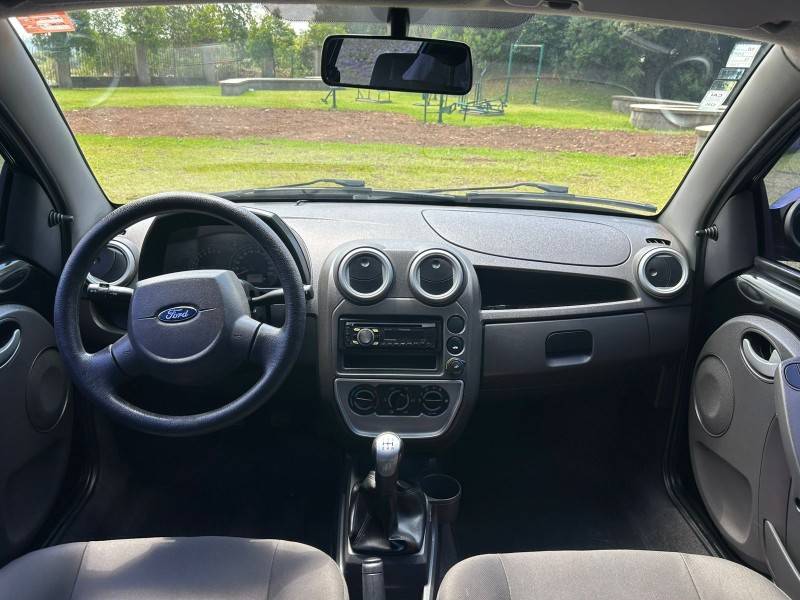 FORD - KA - 2011/2012 - Preta - R$ 26.900,00