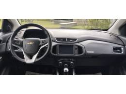 CHEVROLET - ONIX - 2018/2019 - Vermelha - R$ 71.900,00