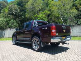 CHEVROLET - S10 - 2022/2022 - Vermelha - R$ 214.900,00