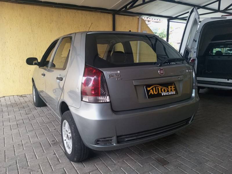 FIAT - PALIO - 2013/2014 - Cinza - R$ 34.900,00