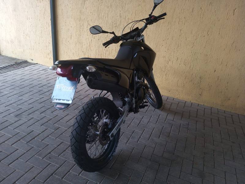 YAMAHA - XTZ 250 - 2018/2019 - Preta - R$ 24.600,00