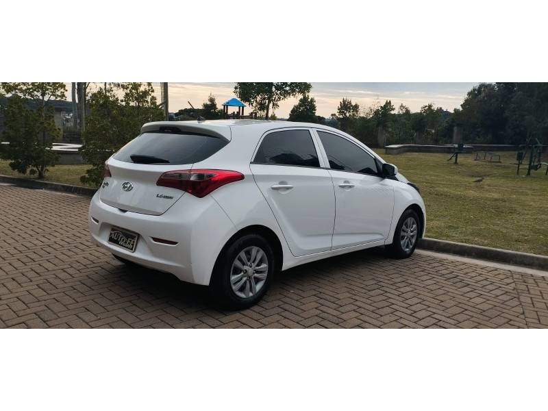 HYUNDAI - HB20 - 2013/2013 - Branca - R$ 47.900,00