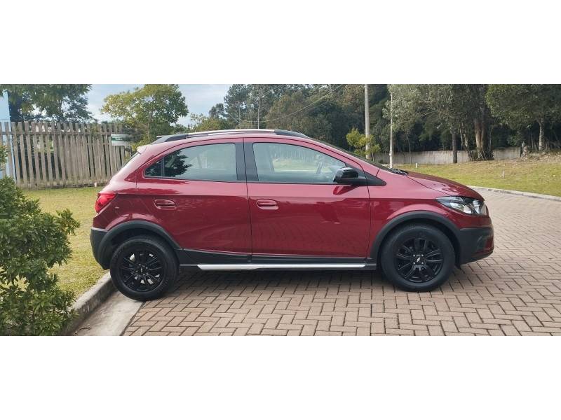 CHEVROLET - ONIX - 2018/2019 - Vermelha - R$ 71.900,00