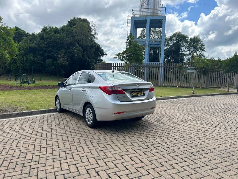 HYUNDAI - HB20S - 2013/2014 - Prata - R$ 48.900,00