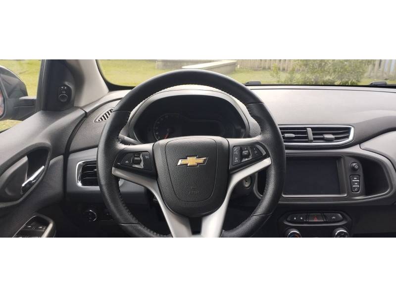 CHEVROLET - ONIX - 2018/2019 - Vermelha - R$ 71.900,00