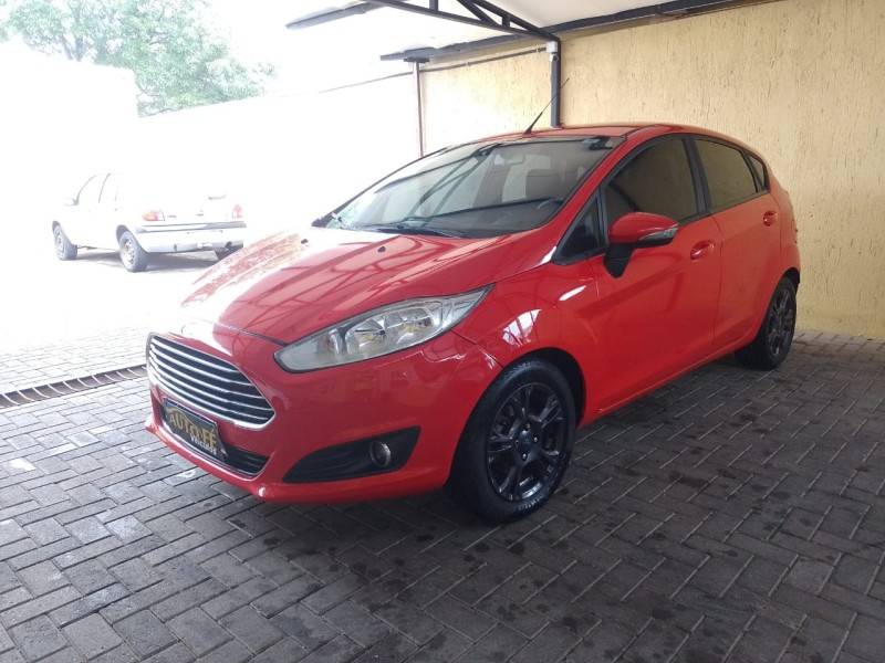 FORD - FIESTA - 2014/2014 - Vermelha - R$ 42.900,00