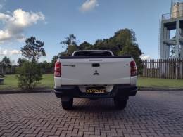 MITSUBISHI - L200 TRITON - 2022/2022 - Branca - R$ 139.900,00