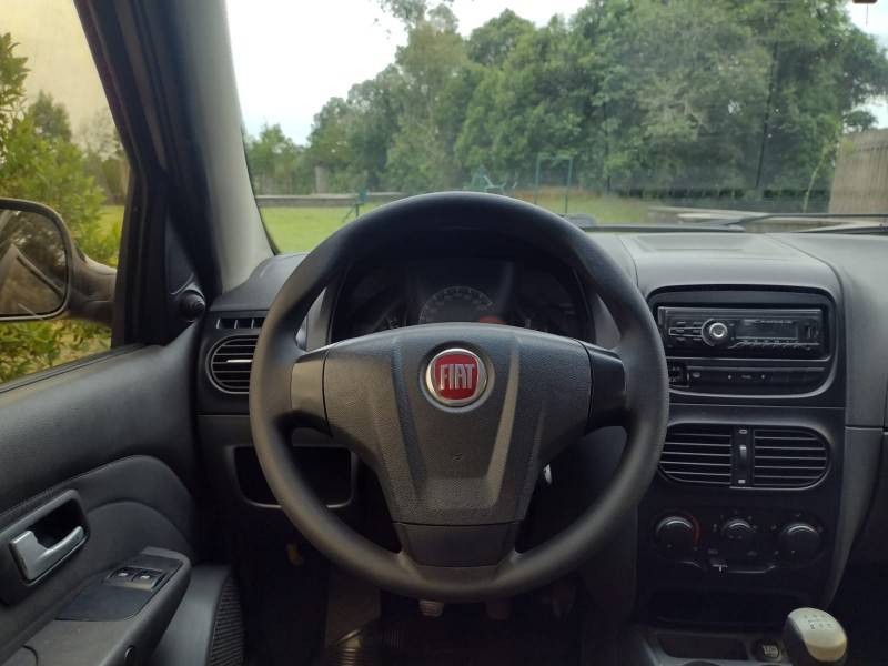 FIAT - SIENA - 2012/2013 - Preta - R$ 39.900,00