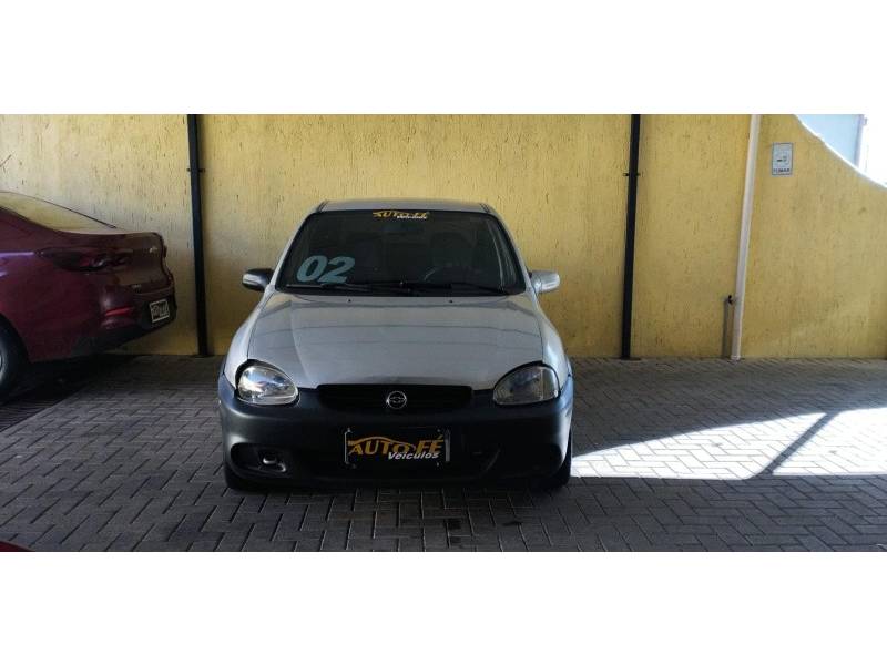 CHEVROLET - CORSA - 2001/2002 - Prata - R$ 19.900,00