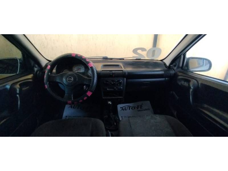CHEVROLET - CORSA - 2001/2002 - Prata - R$ 19.900,00