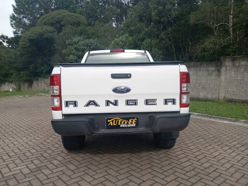 FORD - RANGER - 2016/2017 - Branca - R$ 129.900,00