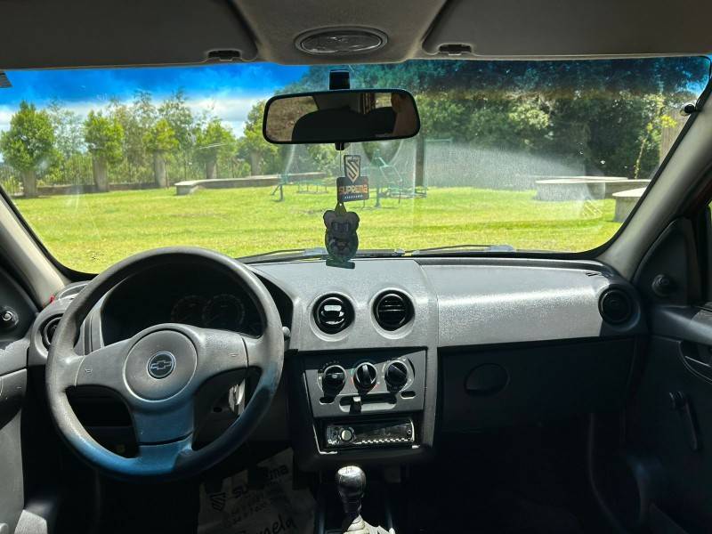 CHEVROLET - CELTA - 2009/2009 - Vermelha - R$ 25.900,00